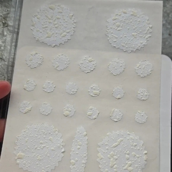 HOMAX | Texture Patch Nail Hole Repair - White - Picture 4 of 4